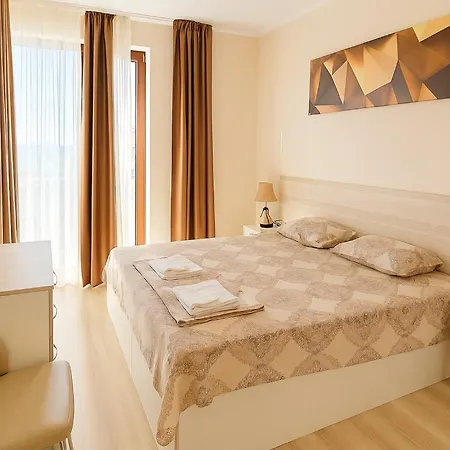 Poseidon Private Апартамент *